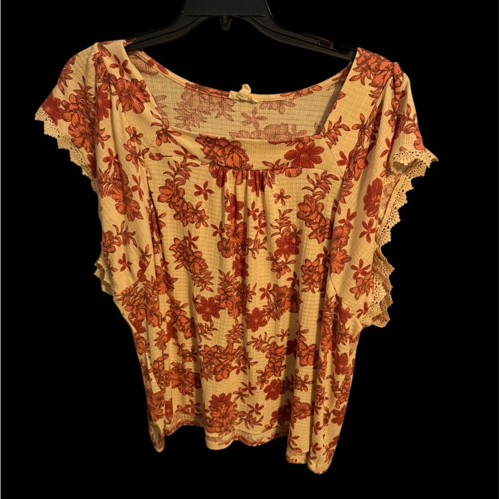 ☀️Floral Lace Trim Women's Top